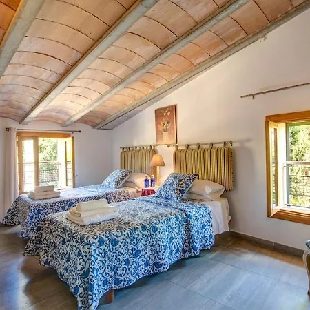 Llobiner By * Pollença