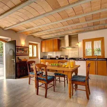 Llobiner By فيلة بويينسا