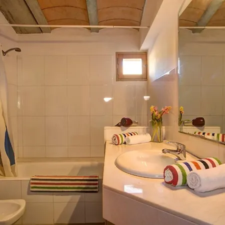 Llobiner By فيلة بويينسا